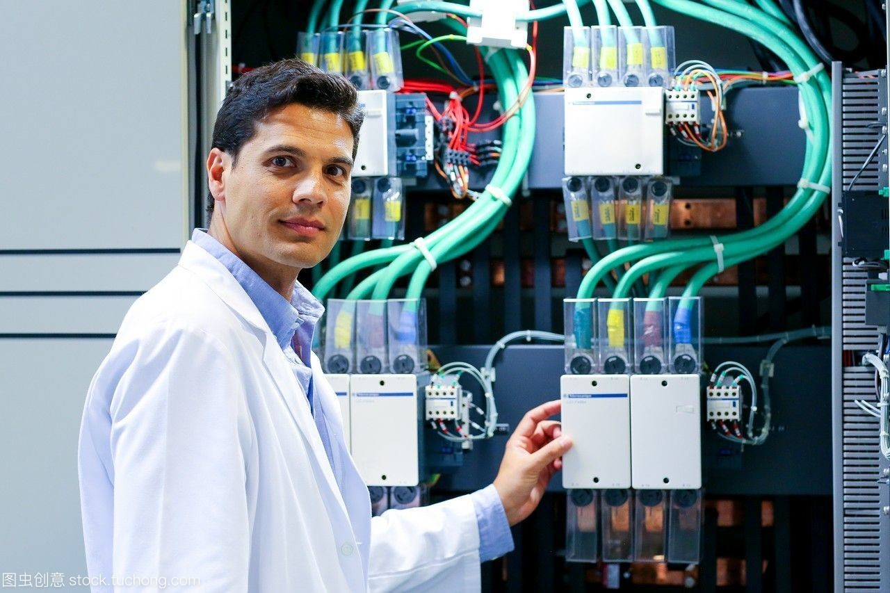 研究員低壓微網(wǎng)絡(luò)測(cè)試和證書服務(wù)智能電網(wǎng)和智能電表認(rèn)證的電力電子設(shè)備技術(shù)服務(wù)行業(yè)tecnalia研究與創(chuàng)新bizkaia巴斯克的國(guó)家西班牙